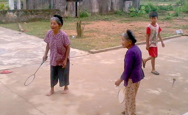 Những lợi ích của việc chơi cầu lông và cách hạn chế tác hại khi chơi cầu lông