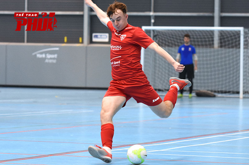 Úp mu là kỹ thuật sút bóng mạnh và chính xác đạt hiệu quả cao trong môn Futsal