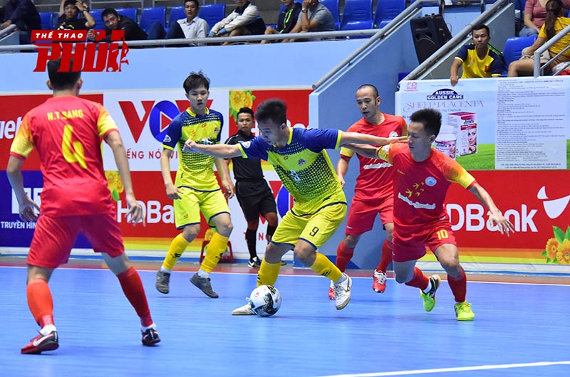 BLOCK người là một kỹ thuật rất hiệu quả trong Futsal