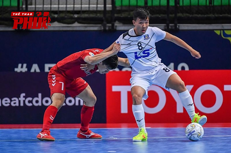 Gầm giày là một vũ khí nguy hiểm nhất trong bộ môn Futsal