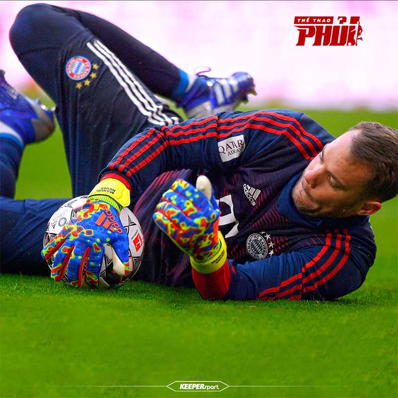 Manuel Neuer ưa thích sử dụng kiểu mặt cắt Negative Cut