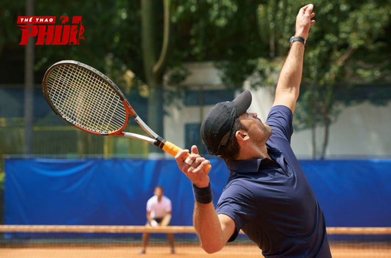 Bạn không thể chơi Tennis nếu không biết giao bóng